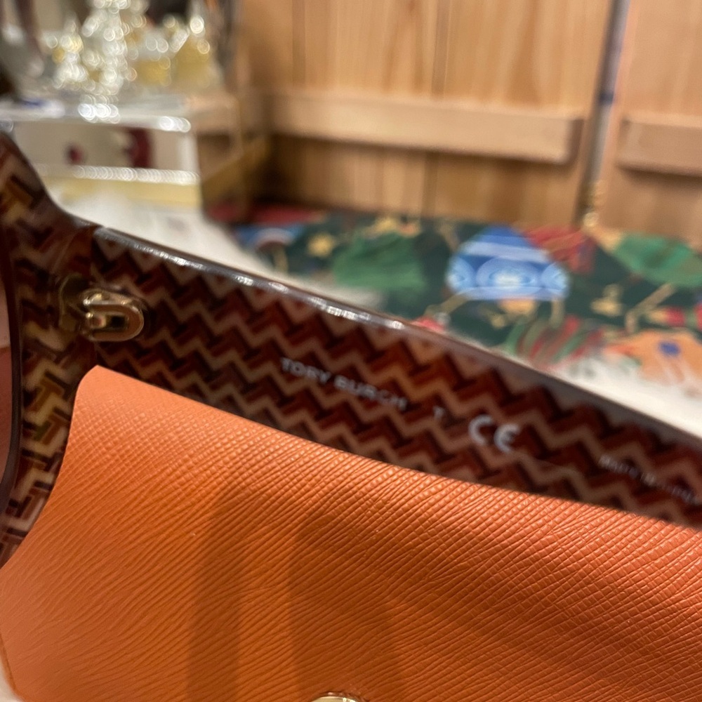 Tory Burch Brown Gradient Oversized Sunglasses with Orange Case - Picture 7 of 14